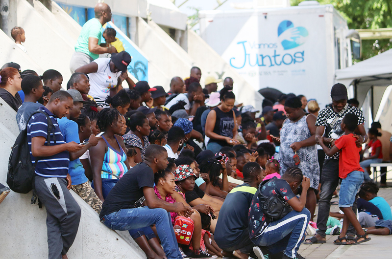 Niños migrantes en frontera sur de México encuentran alivio en ayuda de